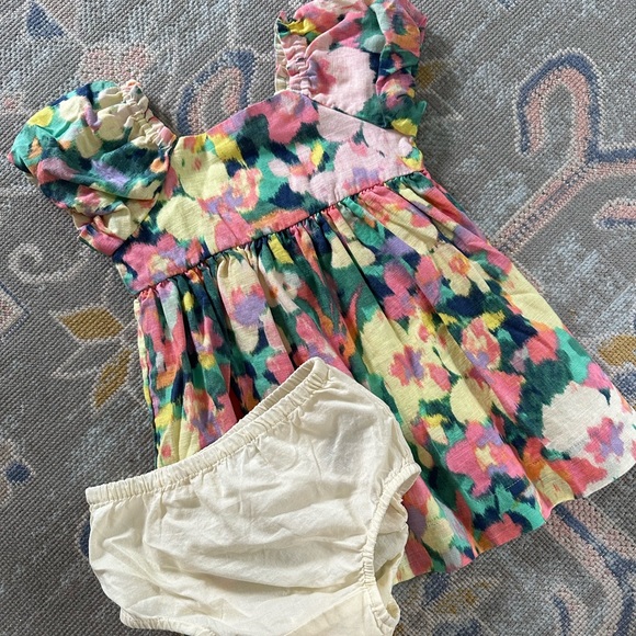 Gap Kids • Floral dress - Picture 2 of 4